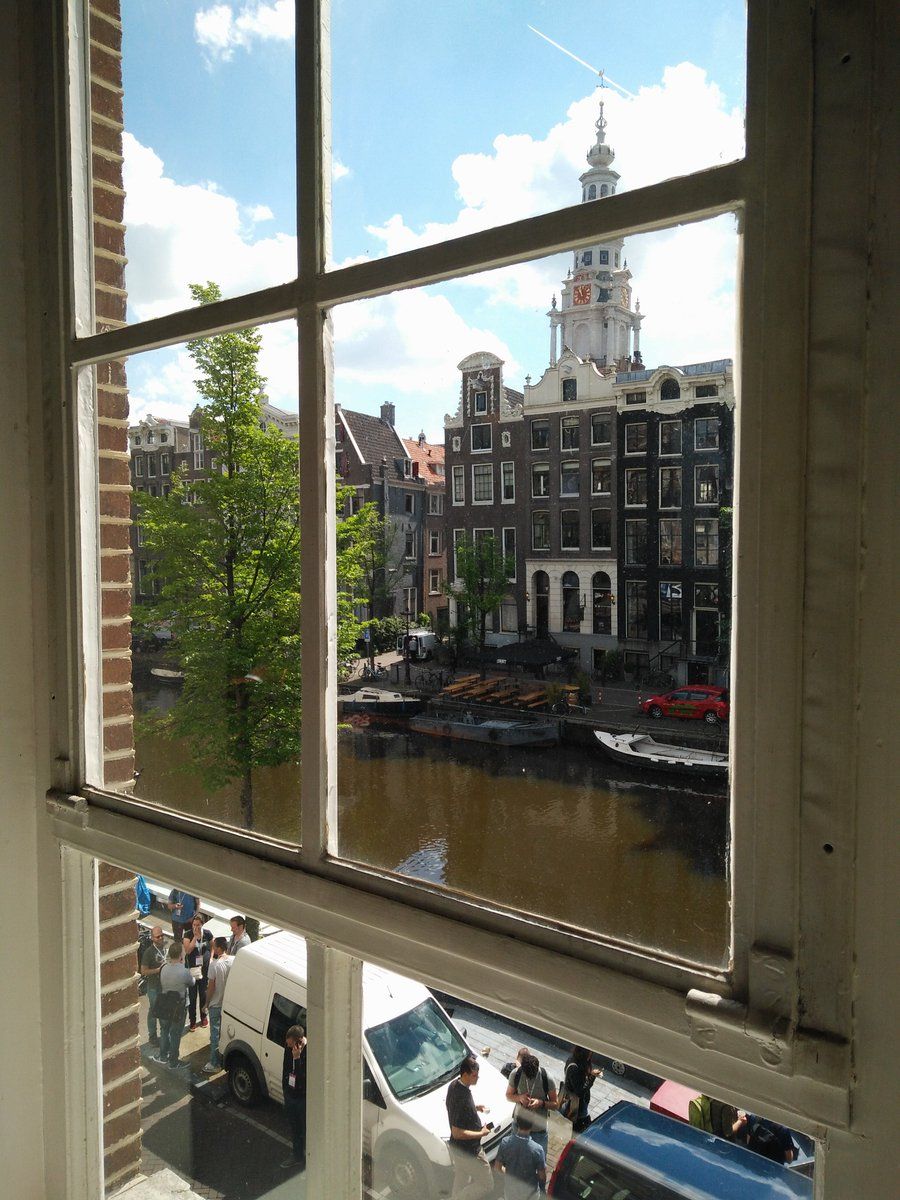 The event takes place at Compagnietheater. Through a top-floor window, you look directly at beautiful houses and one of Amsterdam’s many canals.